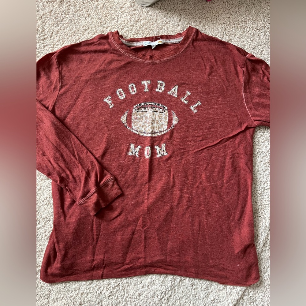 C&C California “Football Mom" shirt 🏈
